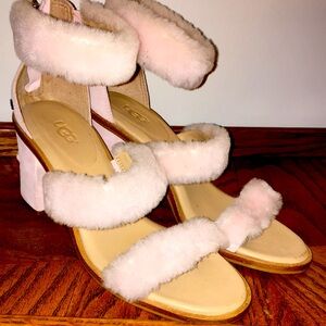 UGG Del Rey Women's Baby Pink Shearling Faux Fur Sandals Size 8.5